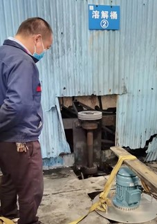 消泡器使用現(xiàn)場.jpg 消泡器使用現(xiàn)場.jpg