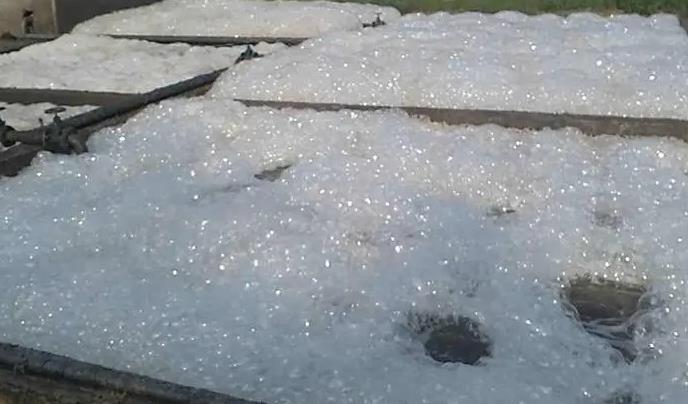 清洗廢水泡沫.jpg 清洗廢水泡沫.jpg